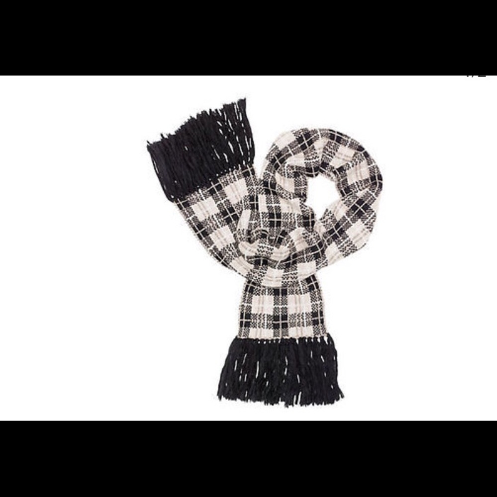 Kate Spade Plaid knit scarf